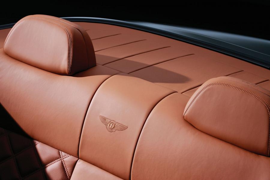 Детали интерьера Bentley Azure T 2008 года  (WW) (фото 6 из 21)